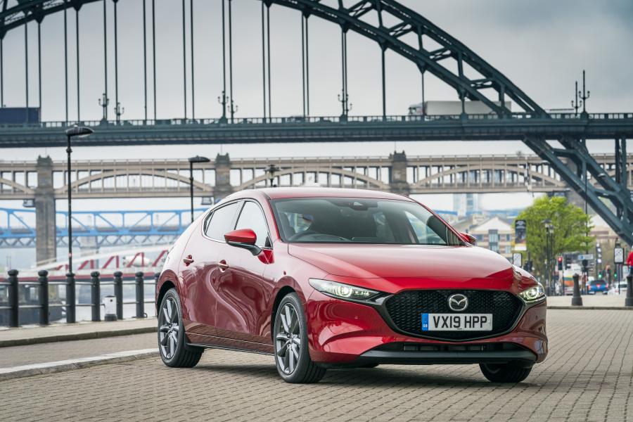  Mazda3 Skyactiv-G Sport Lux Hatchback 2019 года  (UK) (фото 1 из 91)